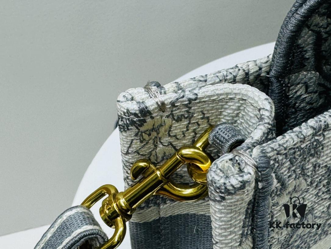 Ultra Mini Shoulder Strap DIOR Book Tote24 Spring Collection New Arrival