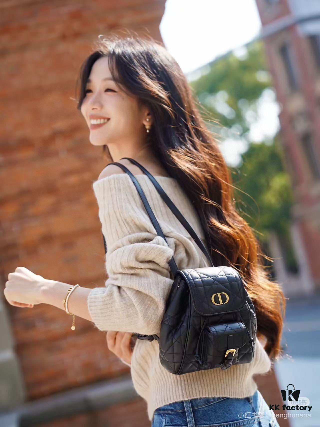 Large 310, Small Joys: Warmth and Comfort in Leisure Moments