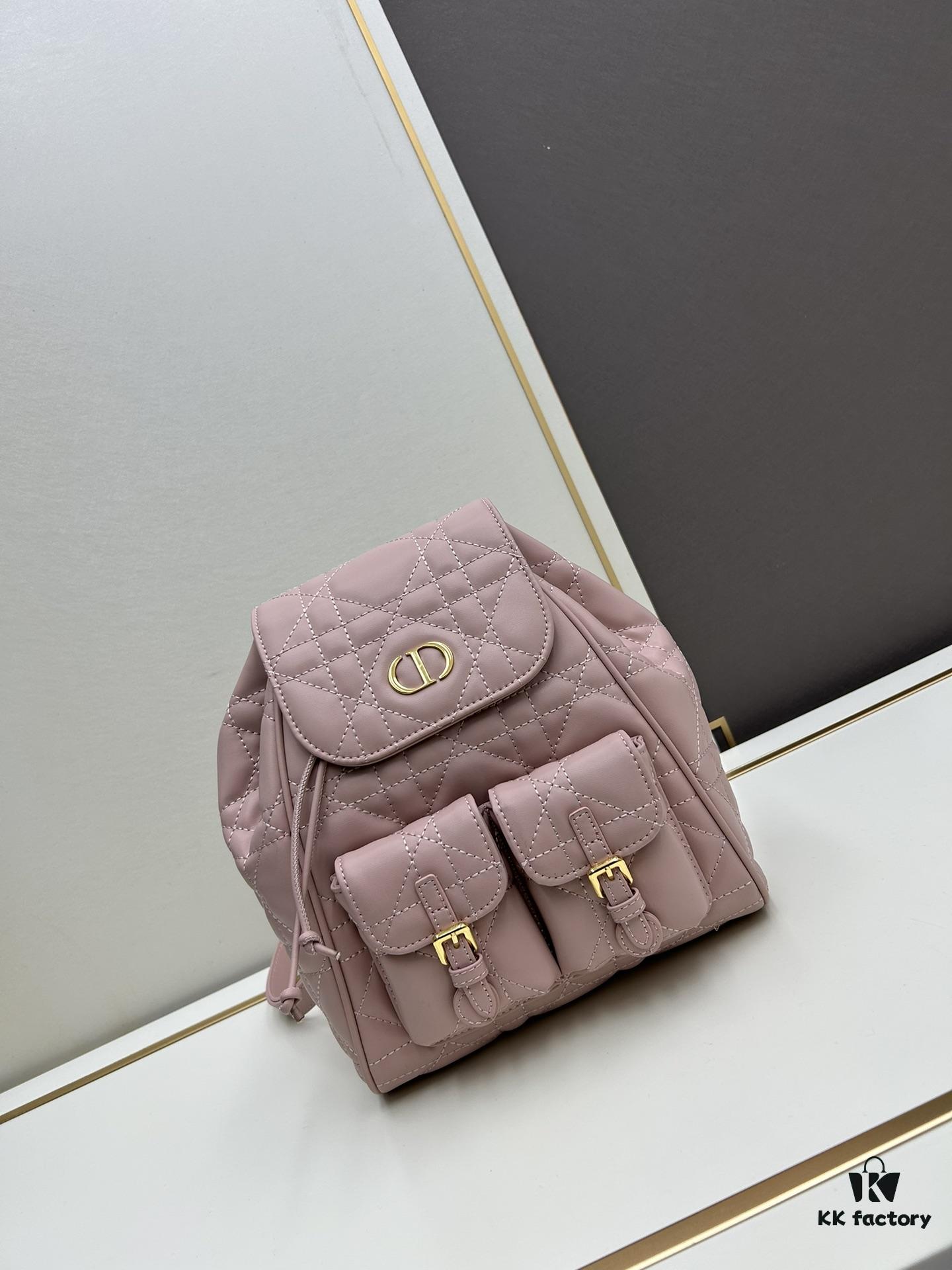 Large 310, Small Joys: Warmth and Comfort in Leisure Time