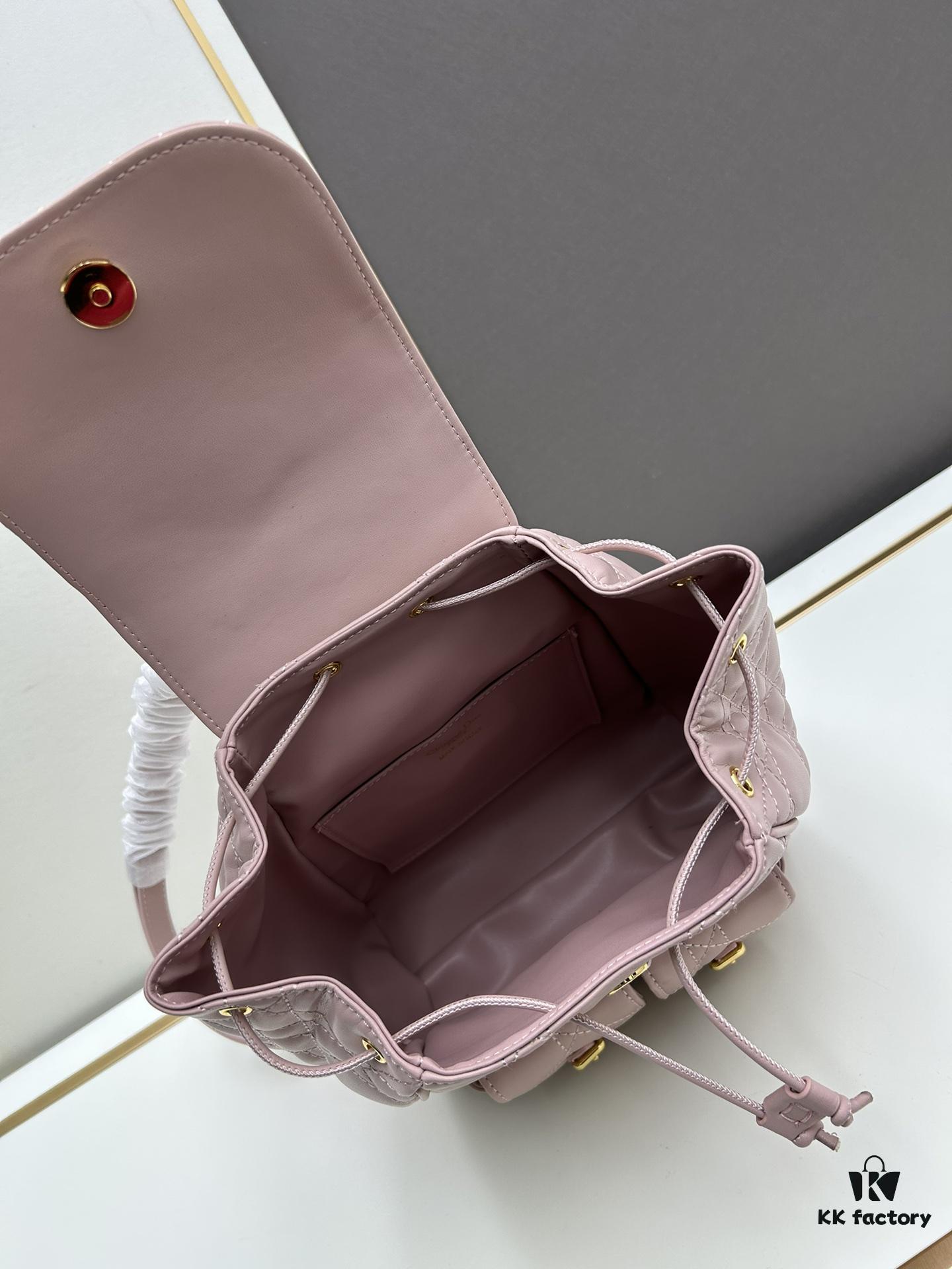 Large 310, Small Joys: Warmth and Comfort in Leisure Time