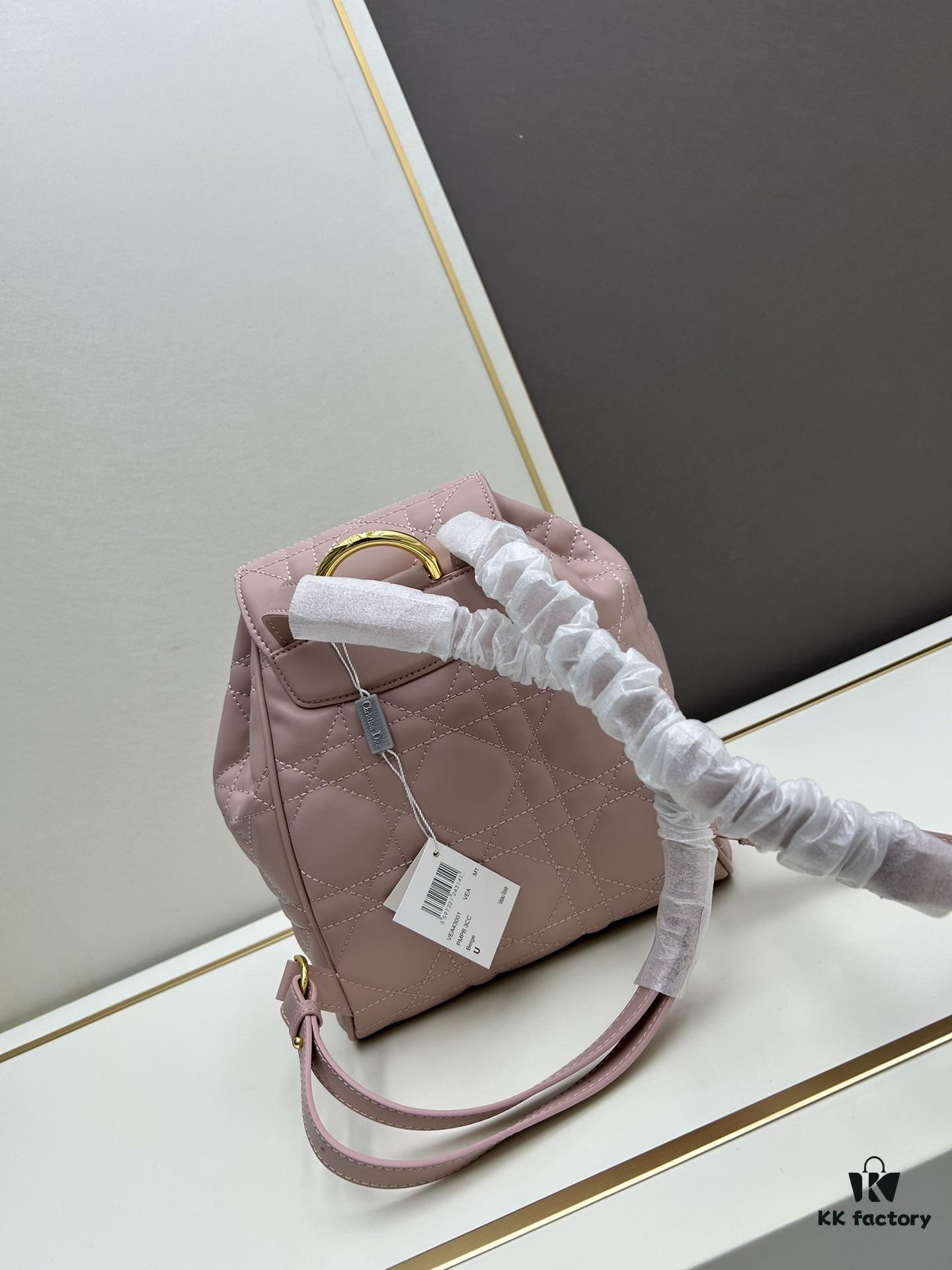 Large 310, Small Joys: Warmth and Comfort in Leisure Time