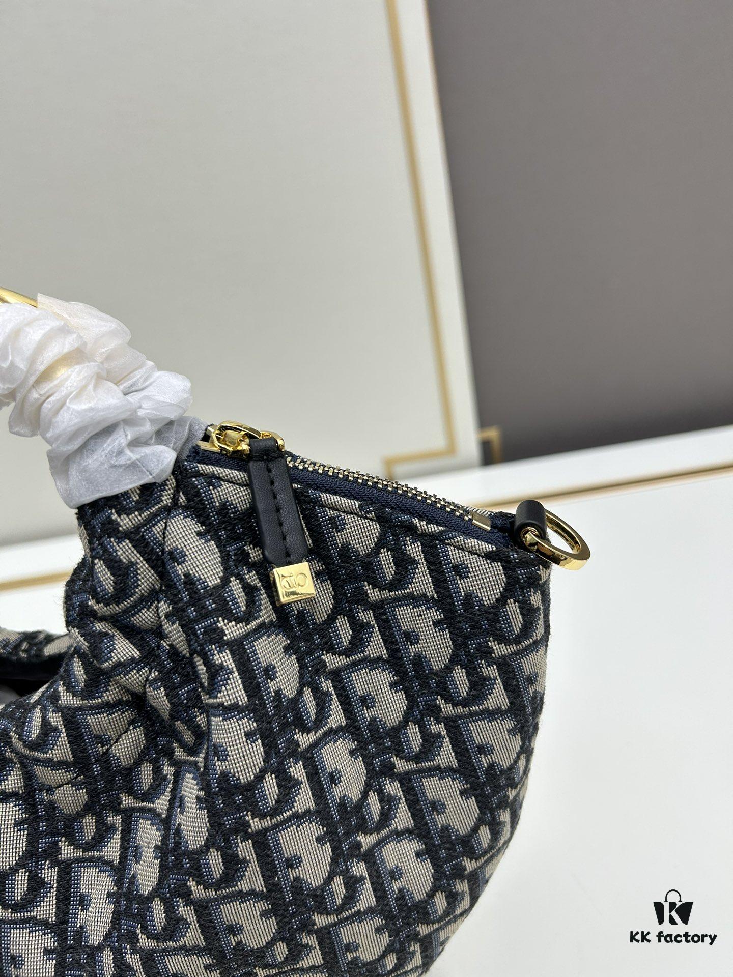 DIOR 2025 New Vintage-Style Puff Bag in Leather and Fabric