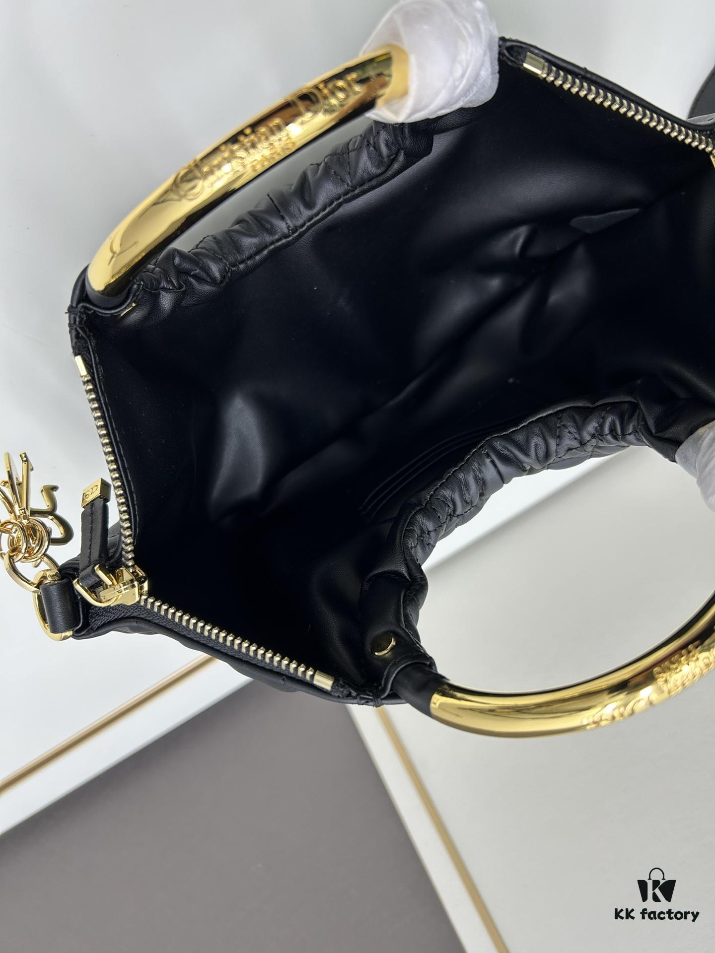 DIOR 2025 New Style Clutch Bag – A Surprisingly Stylish Vintage Design