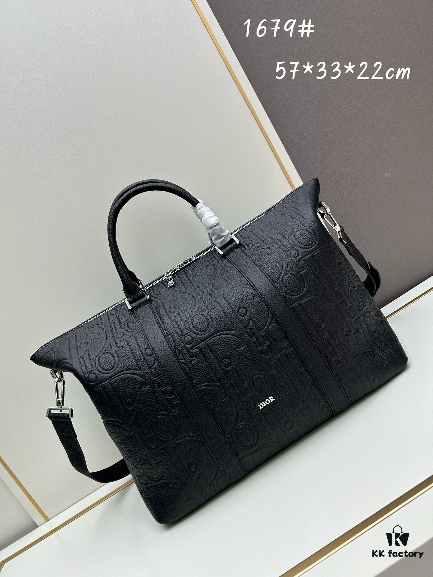 Weekender 25 Handbag in Elegant Design