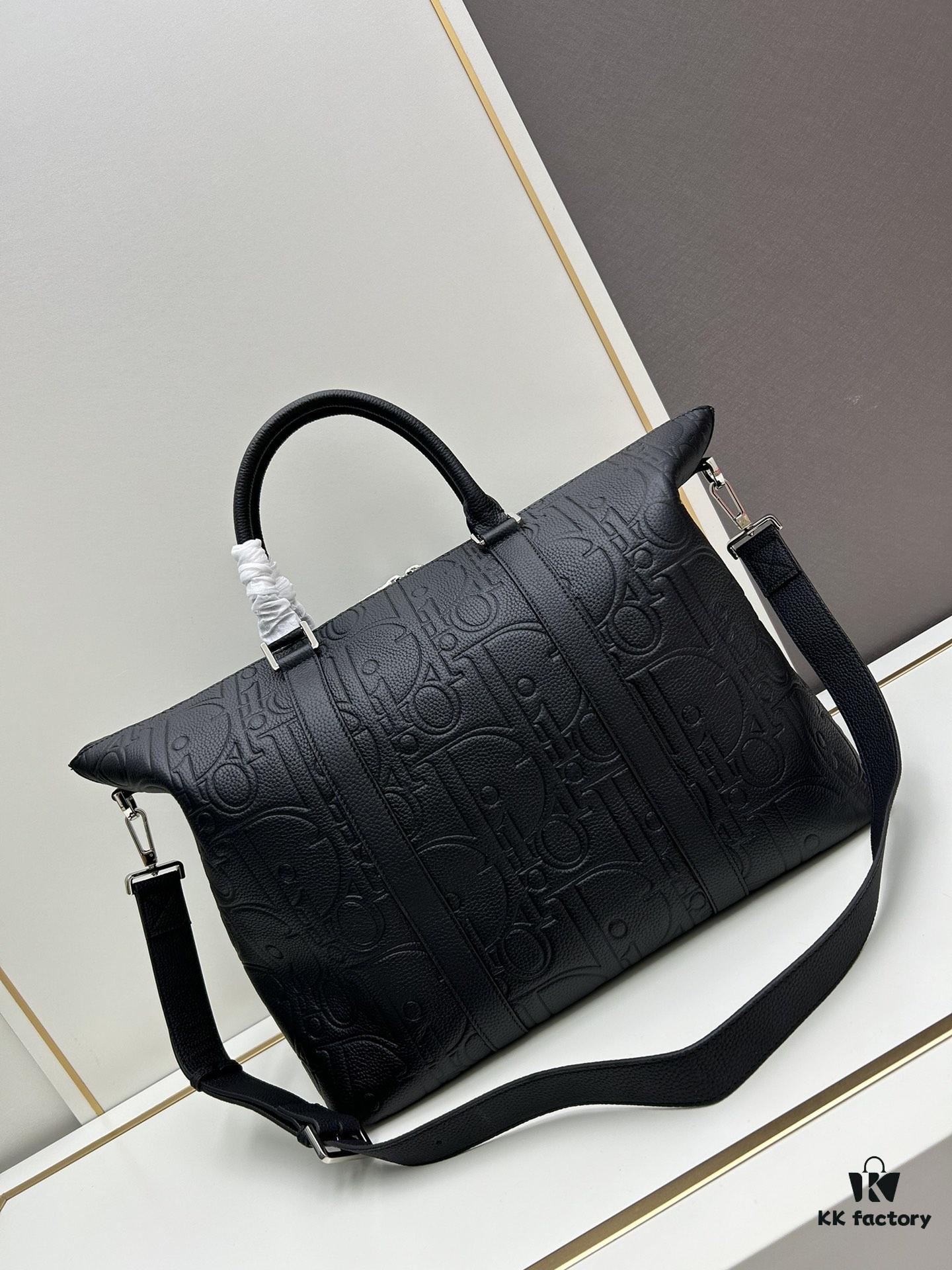 Weekender 25 Handbag in Elegant Design