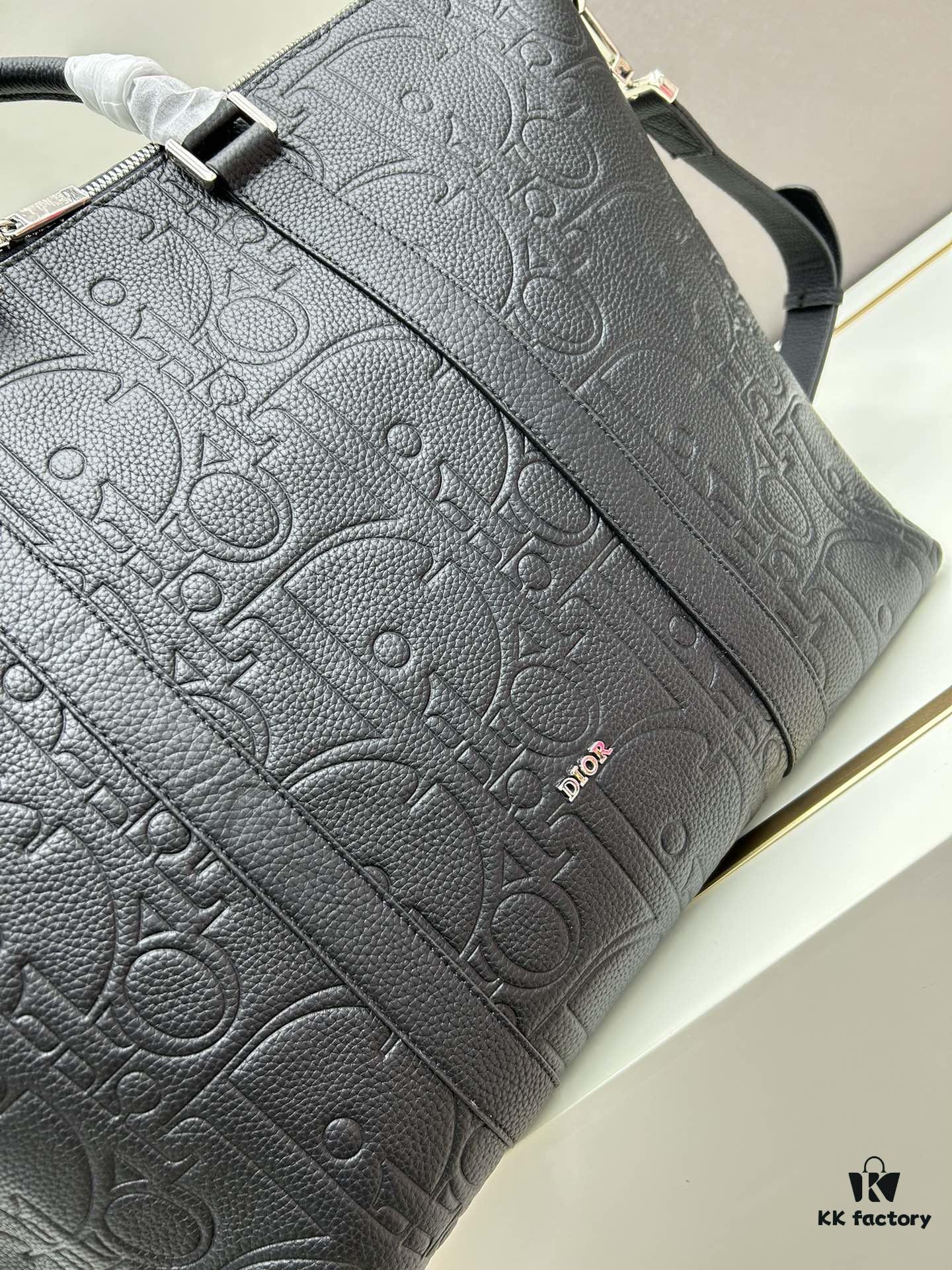 Weekender 25 Handbag in Elegant Design