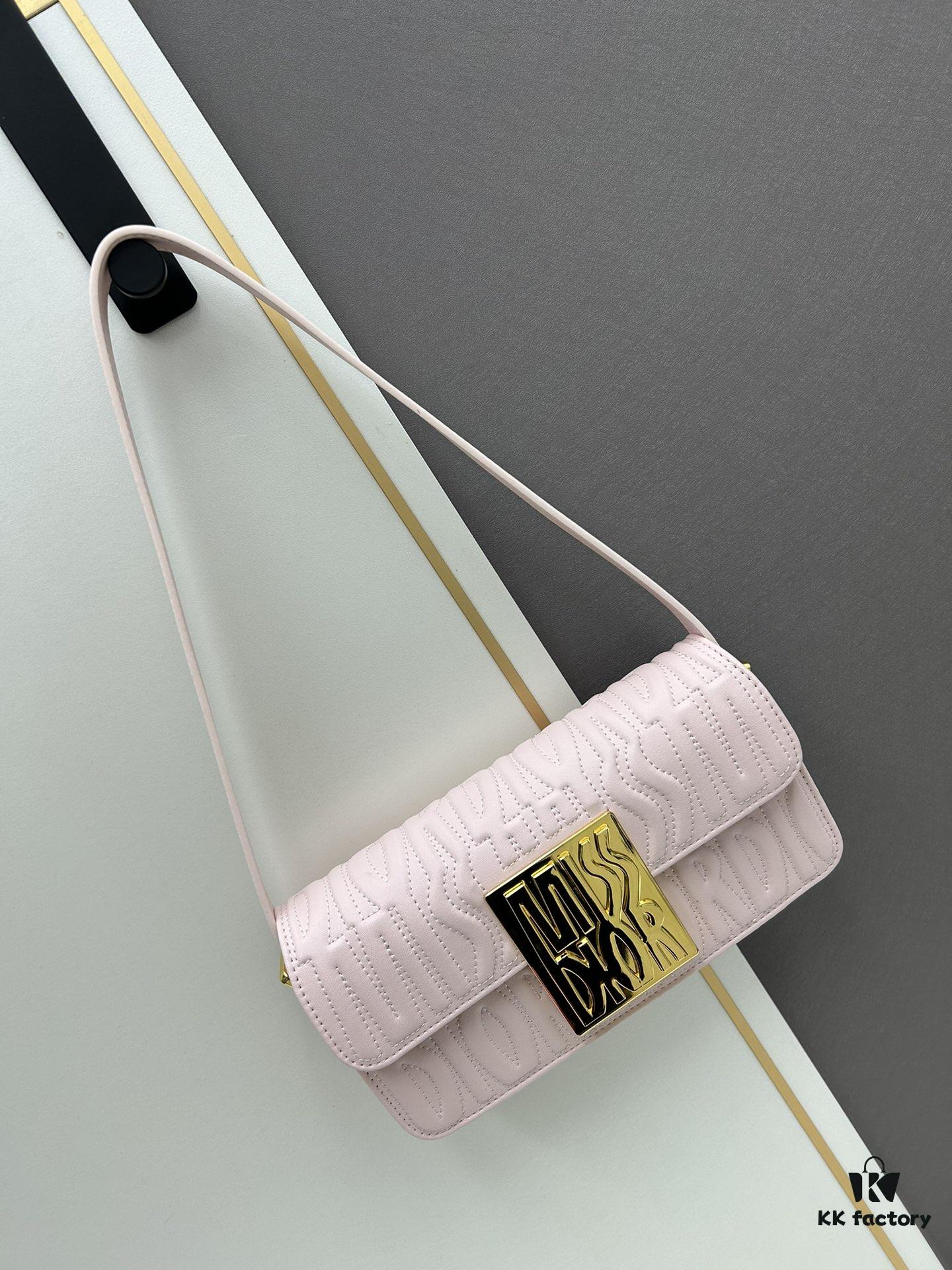 Dior Retro Box Set, Exquisitely Crafted from Black Cowhide Leather with Unique Letter Embossing