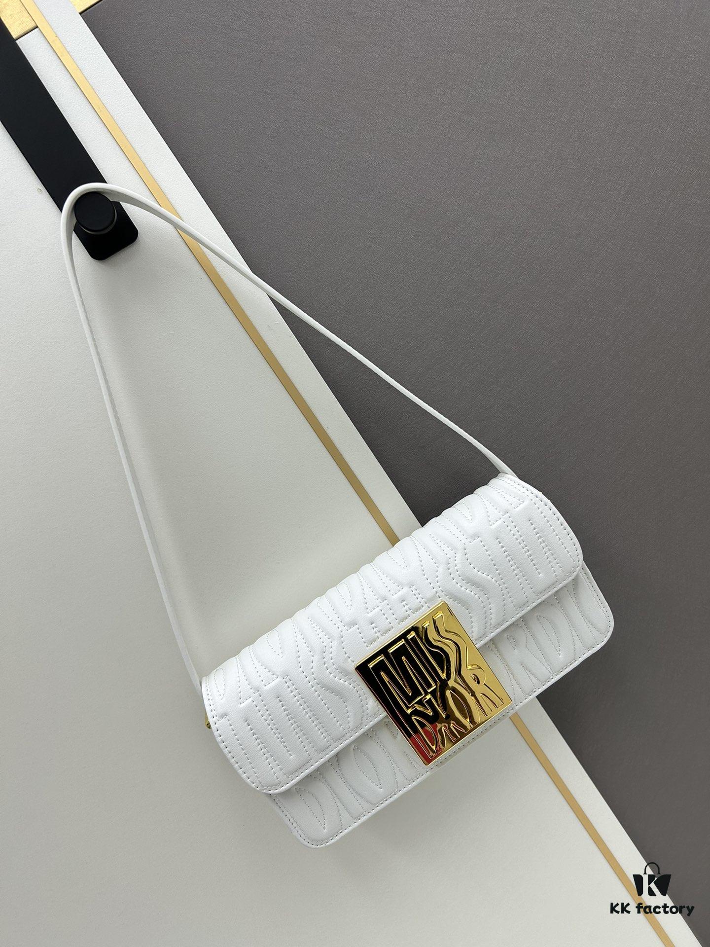 Dior Retro Box Set, Exquisitely Crafted from Black Cowhide Leather with Unique Letter Embossing