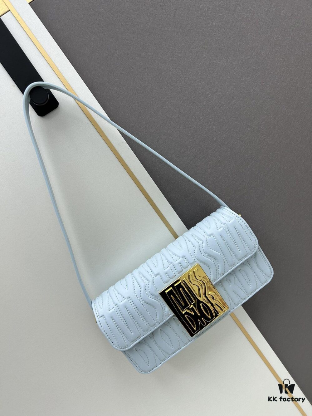 Dior Retro Box Set, Exquisitely Crafted from Black Cowhide Leather with Unique Letter Embossing