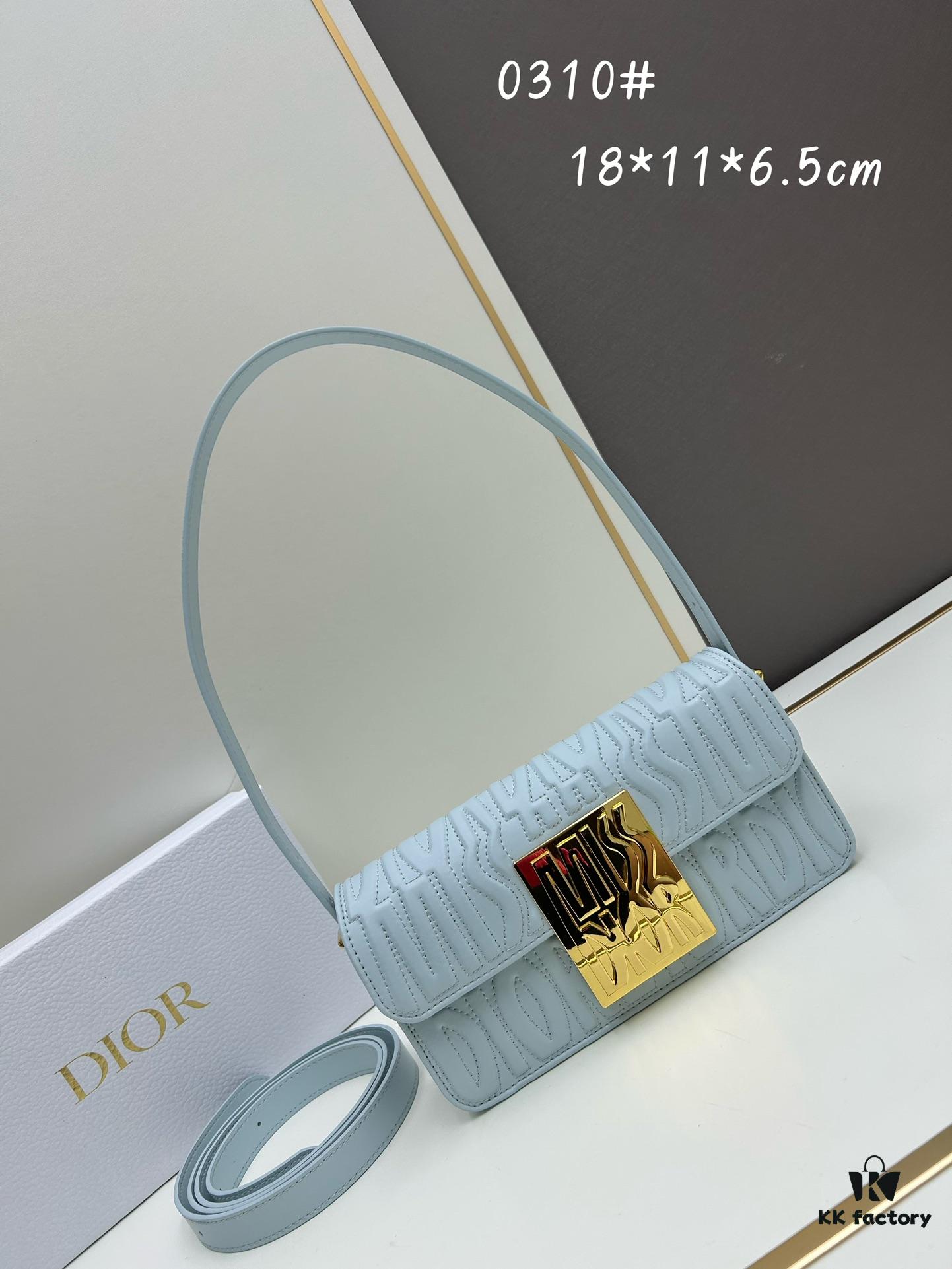 Dior Retro Box Set, Exquisitely Crafted from Black Cowhide Leather with Unique Letter Embossing