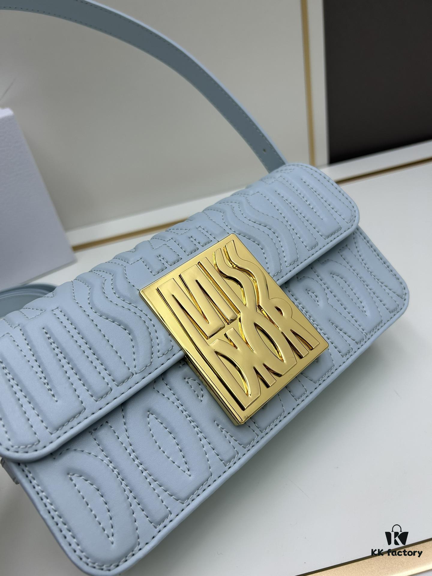 Dior Retro Box Set, Exquisitely Crafted from Black Cowhide Leather with Unique Letter Embossing