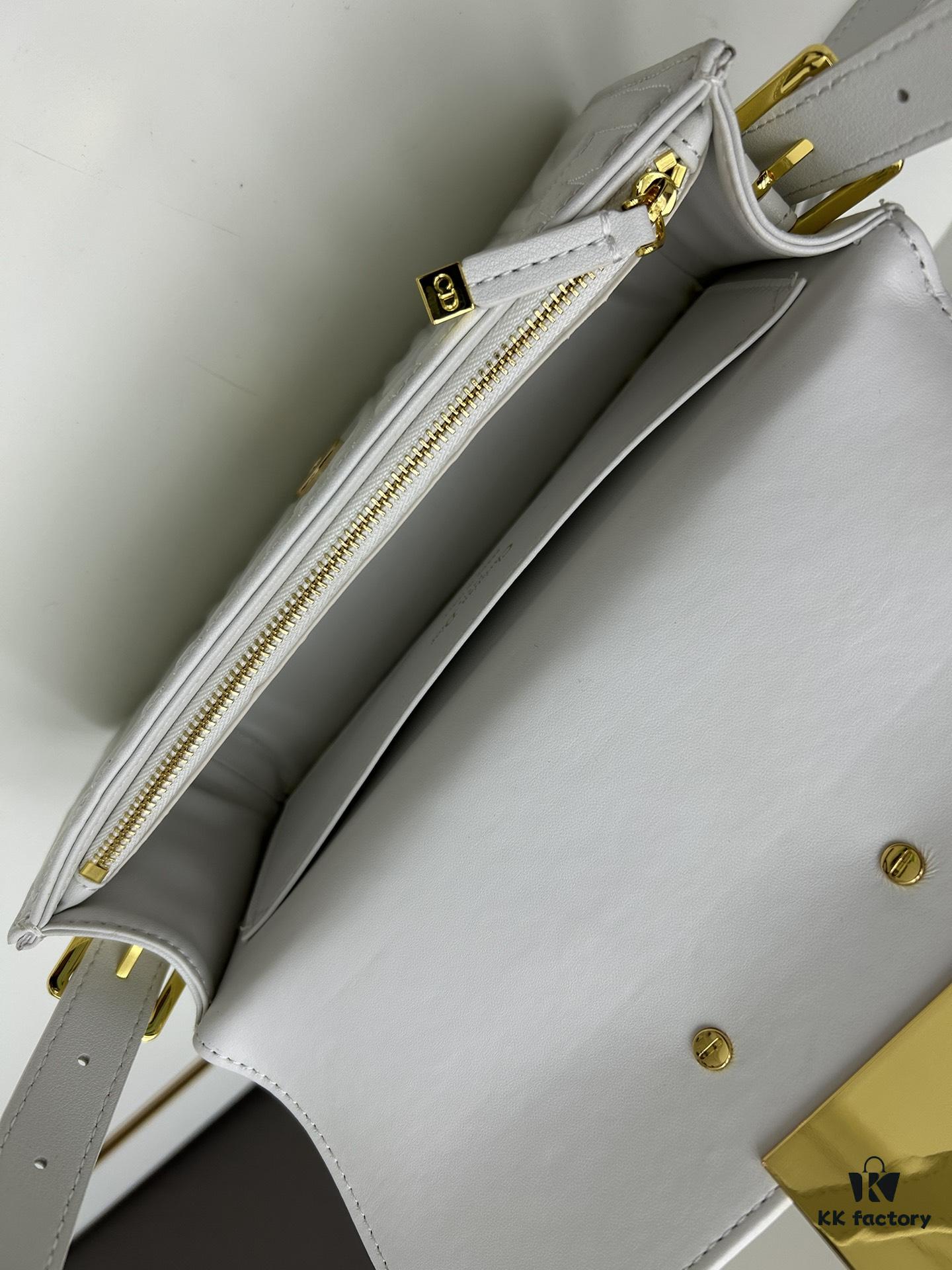 Dior Retro Box Set Made of Black Cow Leather with Unique Letter Embossing, Exquisite Craftsmanship, Spacious Compartment Design, Detachable Shoulder Strap for Handheld, Shoulder or Hand-Carry, Essential for Daily Outings