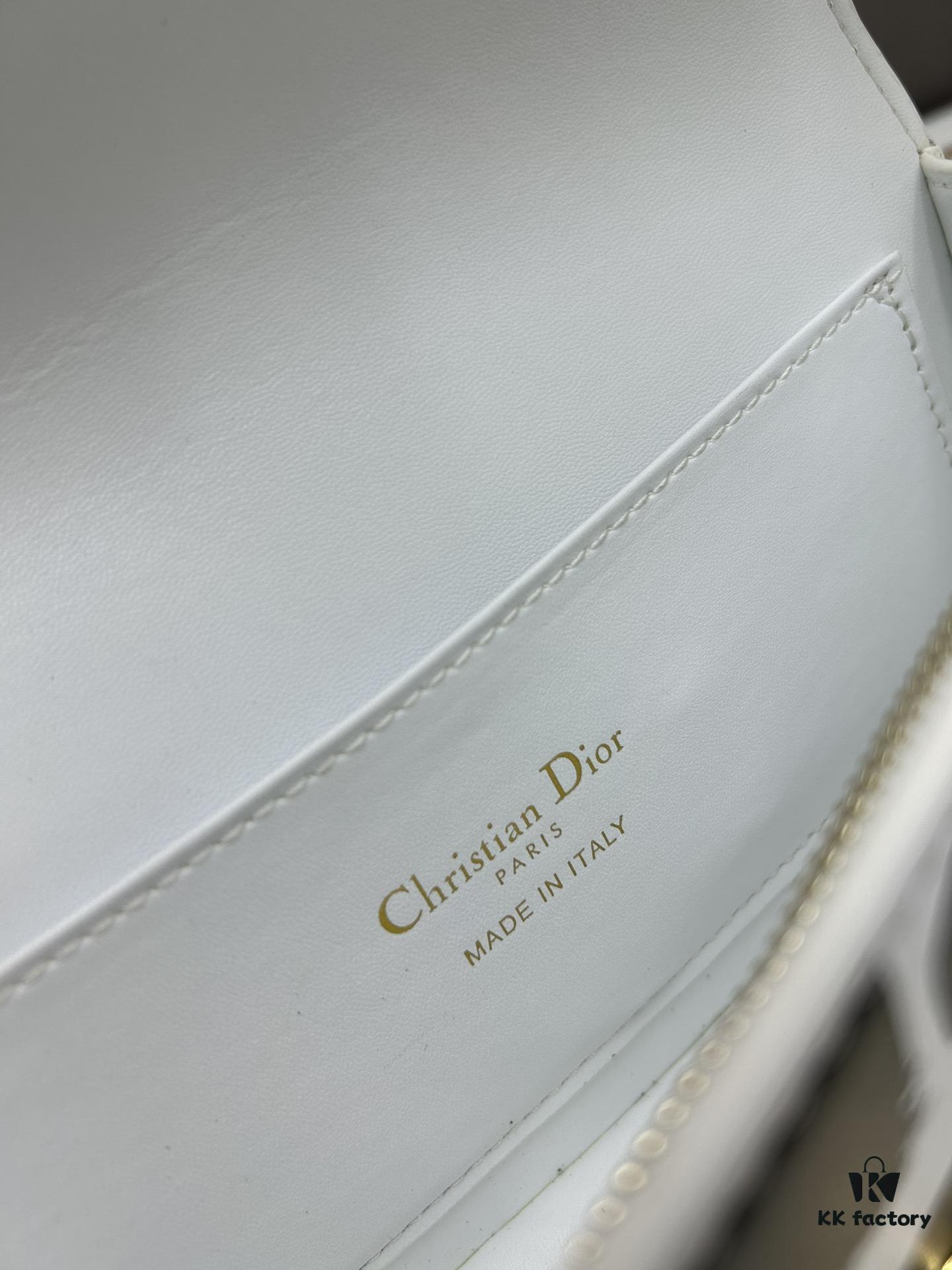 Dior Retro Style Box Set, Crafted from Cow Leather with Unique Letter Embossing, Spacious Compartment Design, Detachable Shoulder Strap for Handheld, Shoulder or Hand-Carry, Perfect for Daily Use