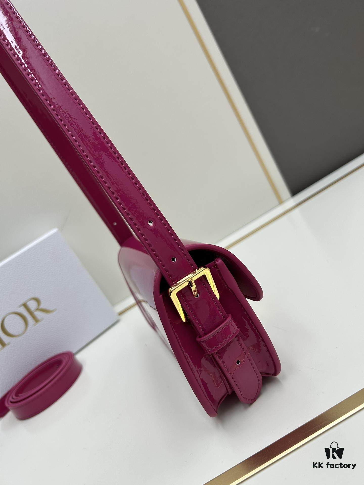 Dior Retro Box Set, Crafted with Cowhide Leather, Unique Letter Embossing, Iconic Logo, Exquisite Craftsmanship, Spacious Compartment Design, Detachable Shoulder Strap for Handheld, Shoulder or Hand Carry – An Essential for Daily Outings