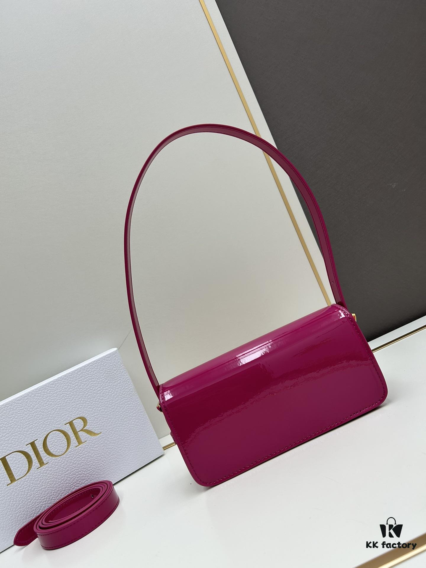 Dior Retro Box Set, Crafted with Cowhide Leather, Unique Letter Embossing, Iconic Logo, Exquisite Craftsmanship, Spacious Compartment Design, Detachable Shoulder Strap for Handheld, Shoulder or Hand Carry – An Essential for Daily Outings