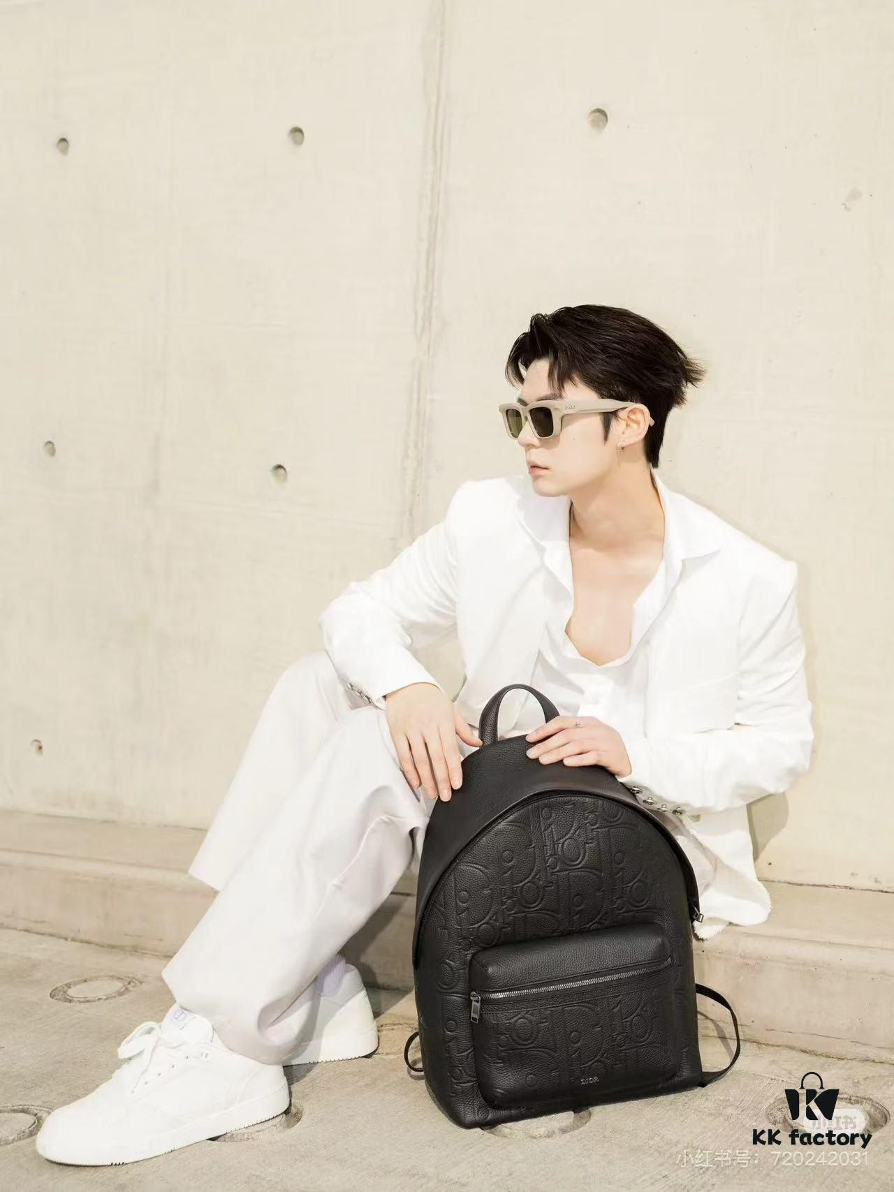 DIOR Dior Latest Model Backpack Autumn Winter New Arrival Embossed Leather with Classic Pattern