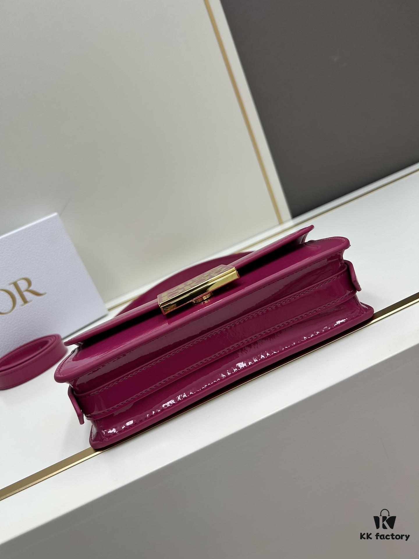 Dior Retro Box Set, Crafted with Cowhide Leather, Unique Letter Embossing, Iconic Logo, Exquisite Craftsmanship, Spacious Compartment Design, Detachable Shoulder Strap for Handheld, Shoulder or Hand Carry – An Essential for Daily Outings