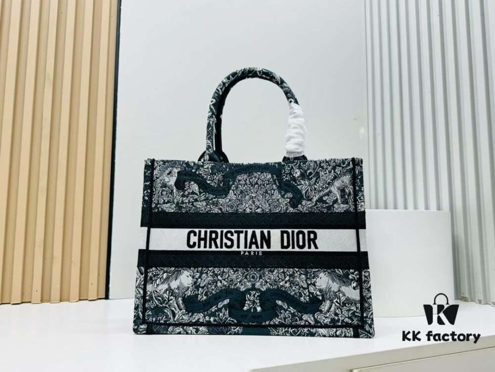 Thick Stitching, Heavy Fabric, Original Order Medium Size [Dior Book Tote]