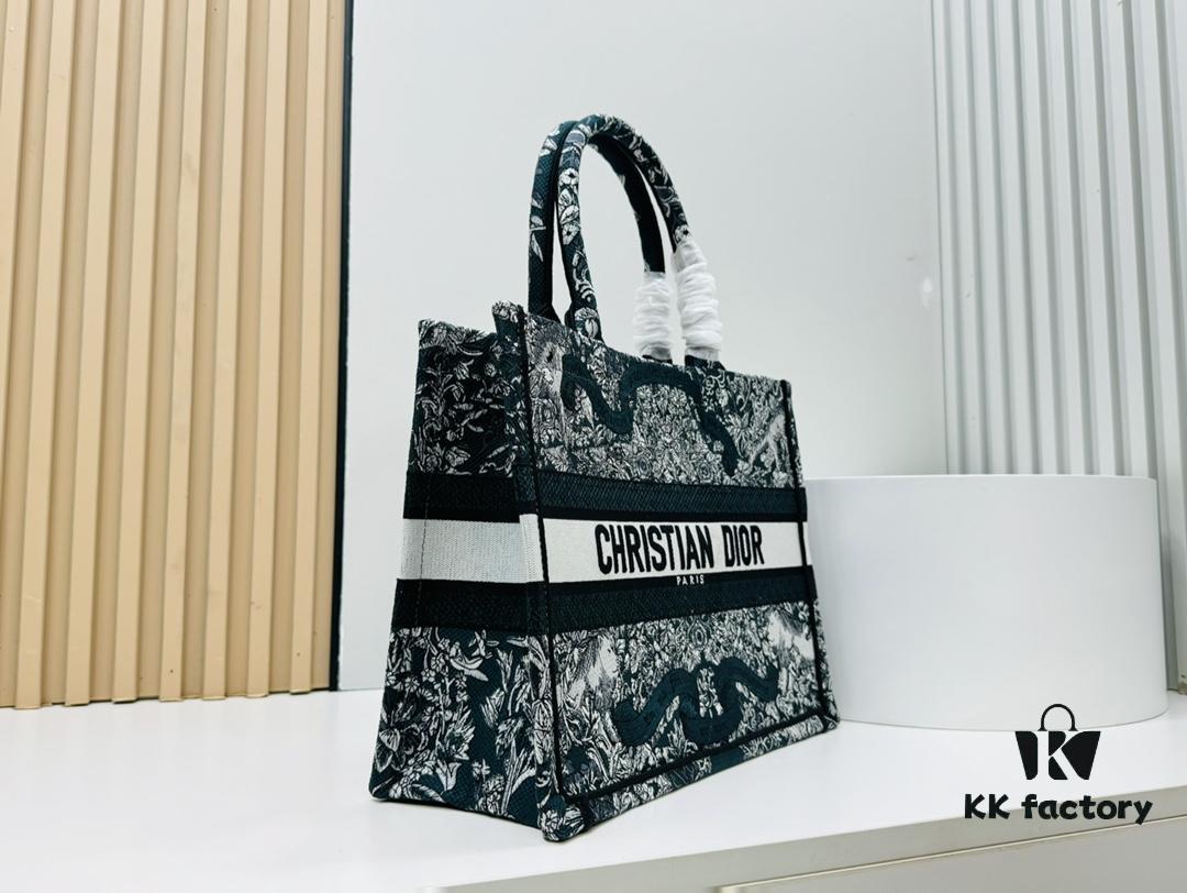 Thick Stitching, Heavy Fabric, Original Order Medium Size [Dior Book Tote]