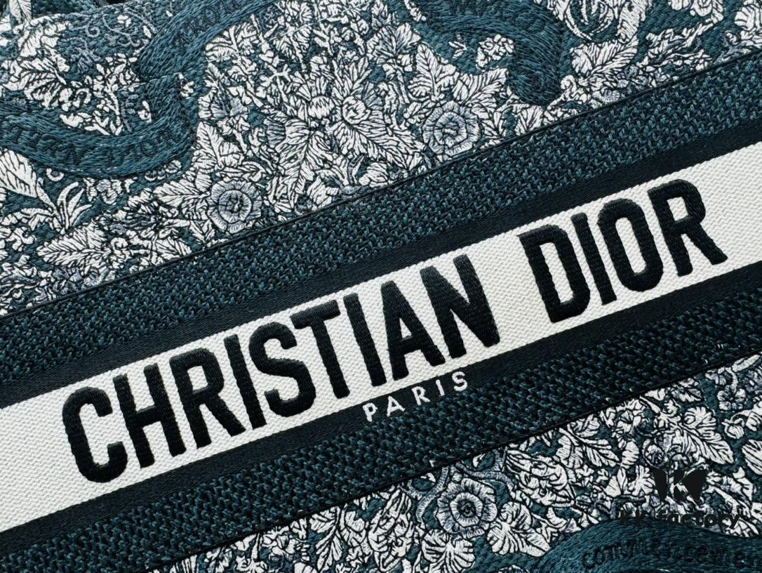 Thick Stitching, Heavy Fabric, Original Order Medium Size [Dior Book Tote]