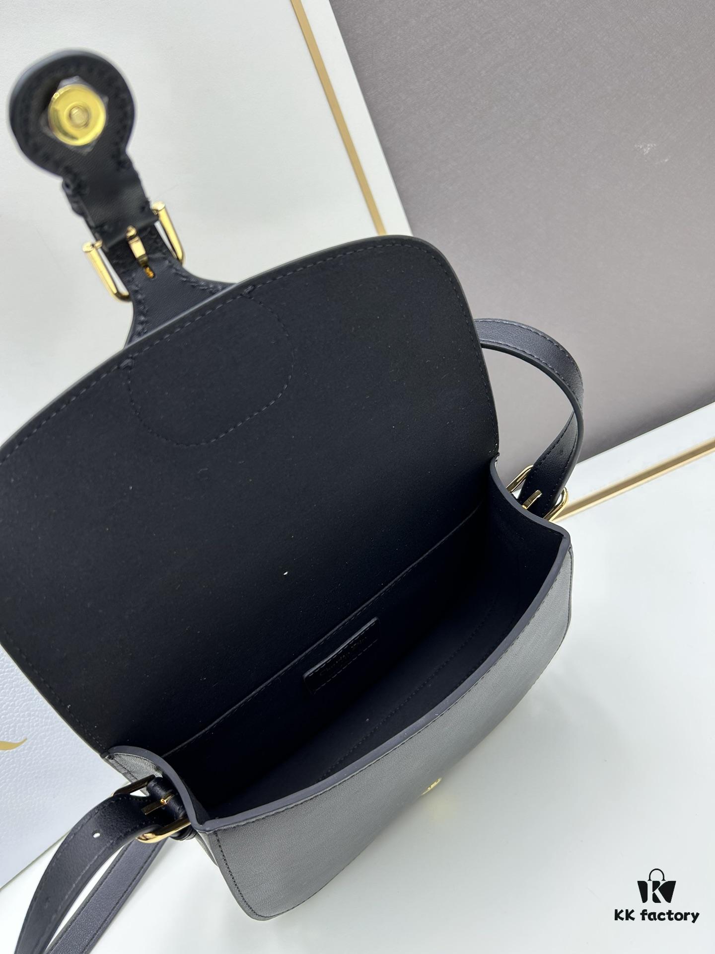 Dior Bobby Tote Bag, Fall New Arrival, Vintage Style, Full-Grain Cowhide Leather, 22 Size