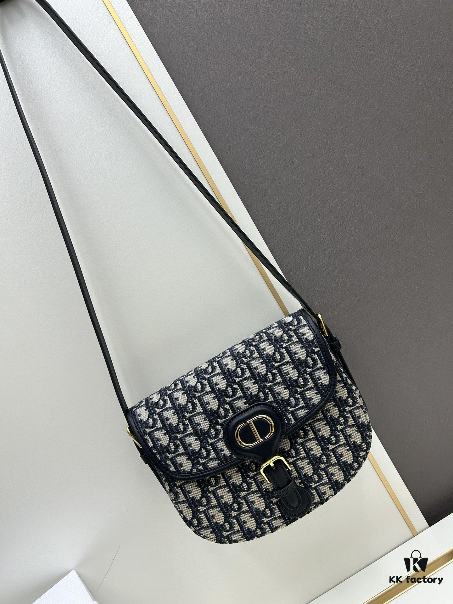 Dior Bobby Bag, Early Autumn New Arrival Vintage Style, Full-Grain Cowhide Leather, 22cm Original Edition