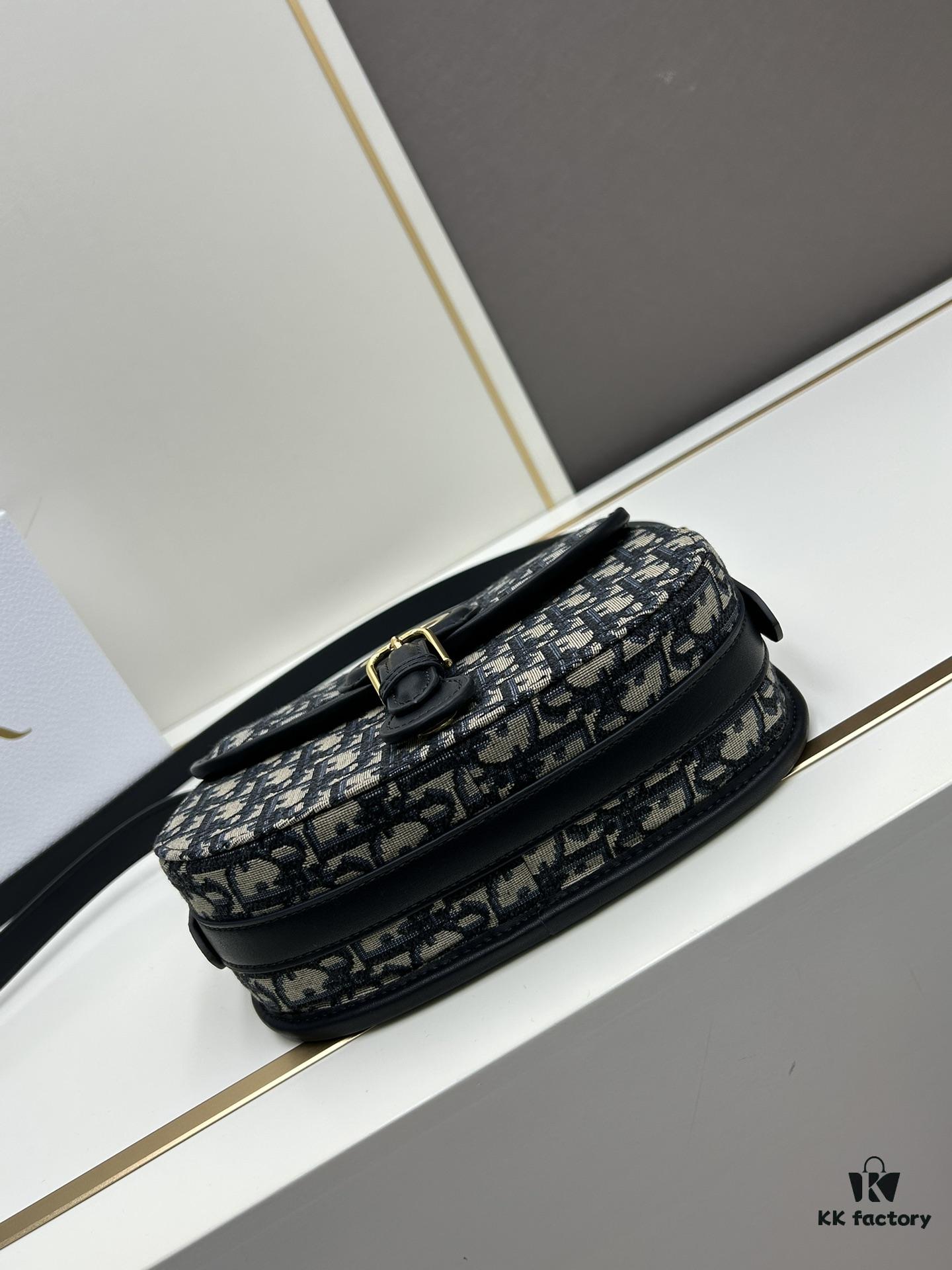 Dior Bobby Bag, Early Autumn New Arrival Vintage Style, Full-Grain Cowhide Leather, 22cm Original Edition