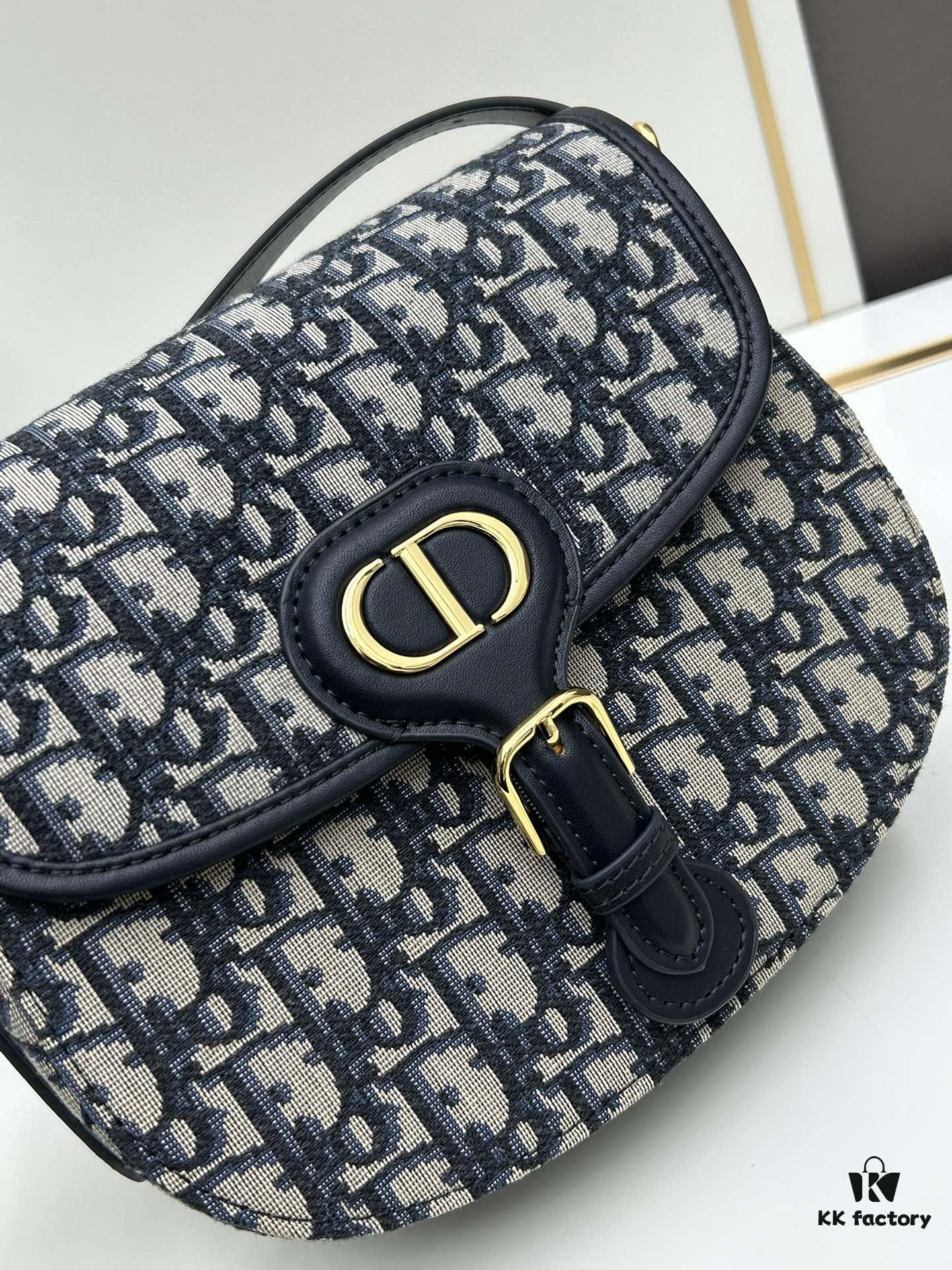 Dior Bobby Bag, Early Autumn New Arrival Vintage Style, Full-Grain Cowhide Leather, 22cm Original Edition
