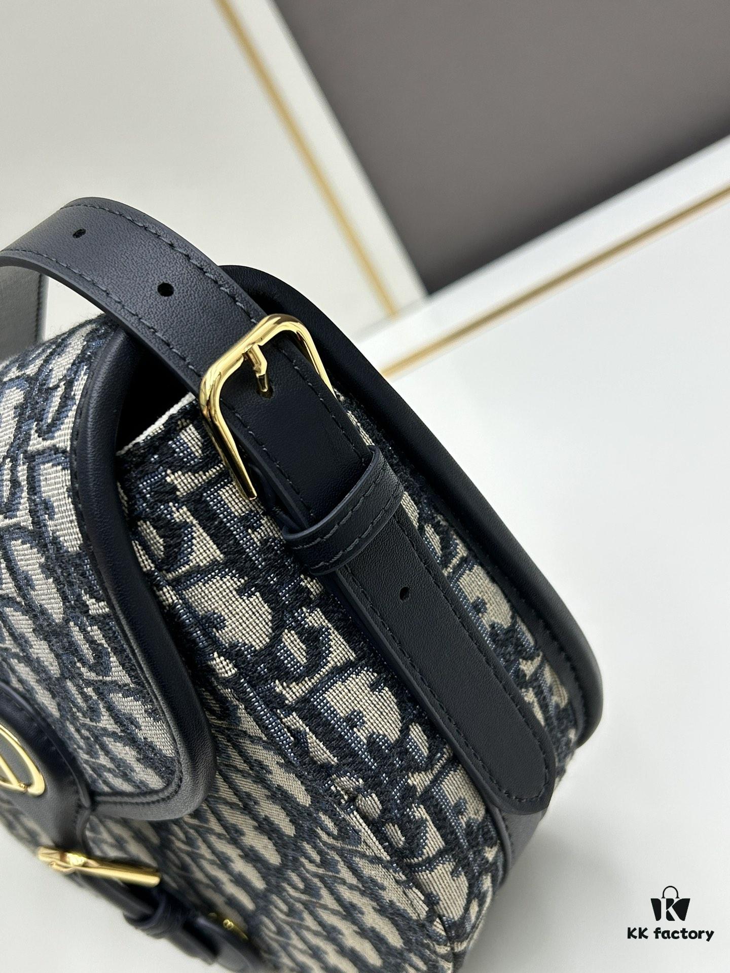 Dior Bobby Bag, Early Autumn New Arrival Vintage Style, Full-Grain Cowhide Leather, 22cm Original Edition