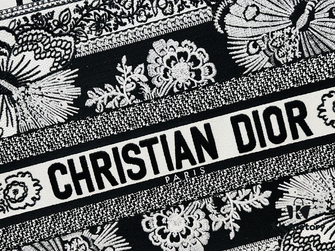 Thick Stitching, Heavy Fabric Original Order Medium Di0r Book Tote