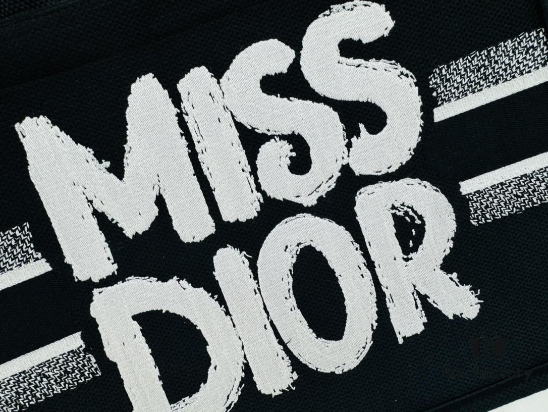 Thick Yarn Heavy Fabric Original Order Medium Size Di0r Book Tote