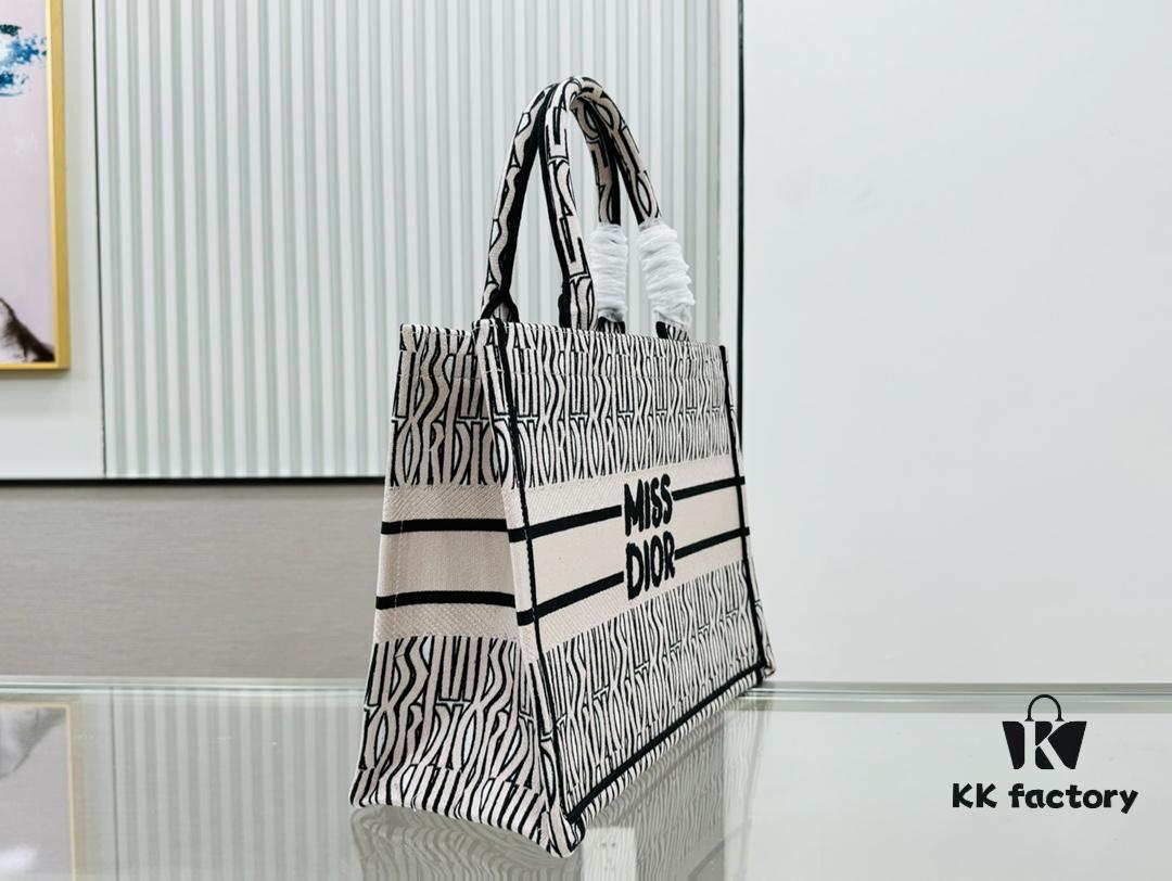 ️Thick Yarn Heavy Fabric Original Order Medium [Dior Book Tote]