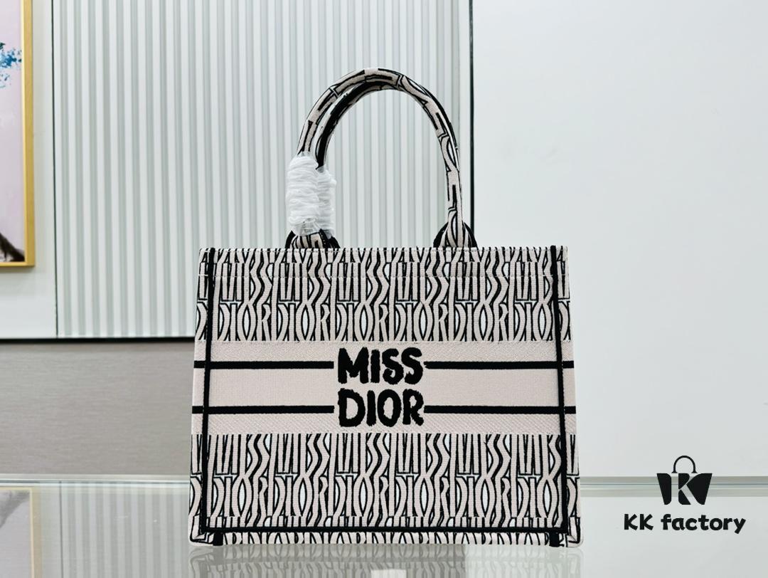 ️Thick Yarn Heavy Fabric Original Order Medium [Dior Book Tote]