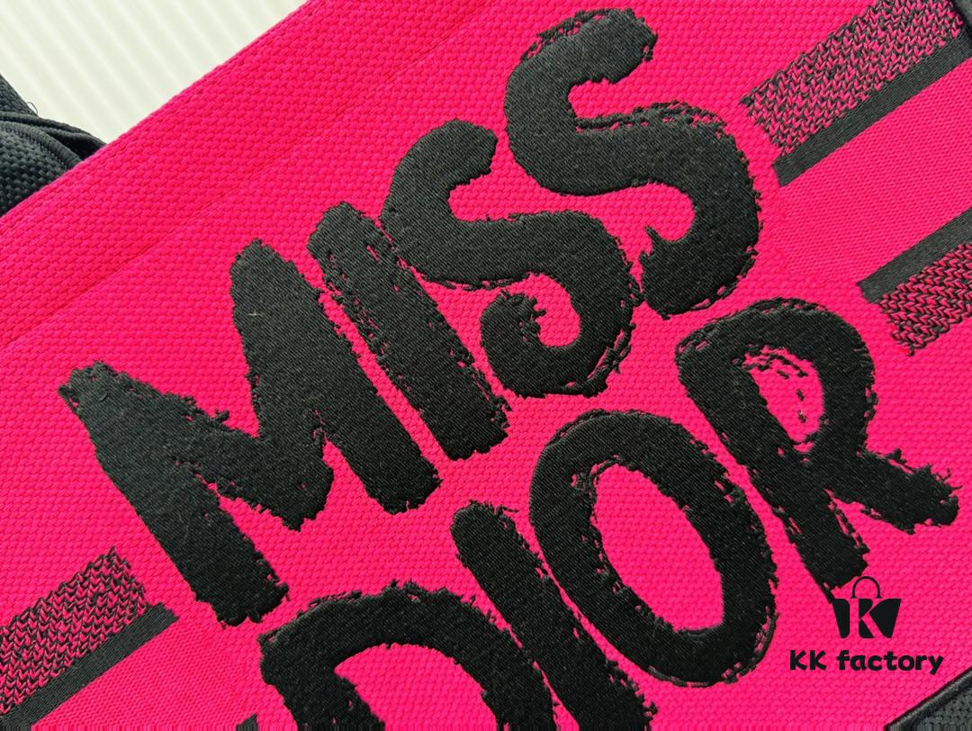 Thick Thread, Heavy Fabric Original Order Medium Di0r Book Tote