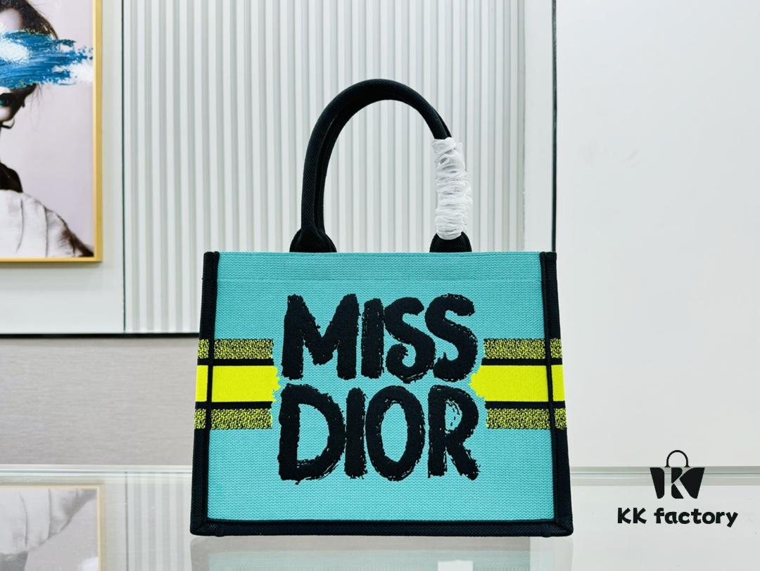 Thick Thread, Heavy Fabric First Quality - Medium Di0r Book Tote