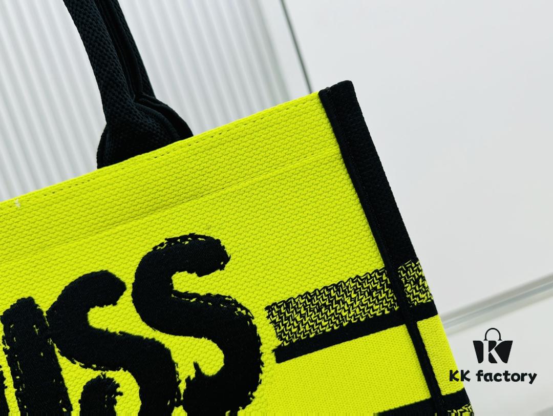 Thick Thread, Heavy Fabric First Quality - Medium Di0r Book Tote