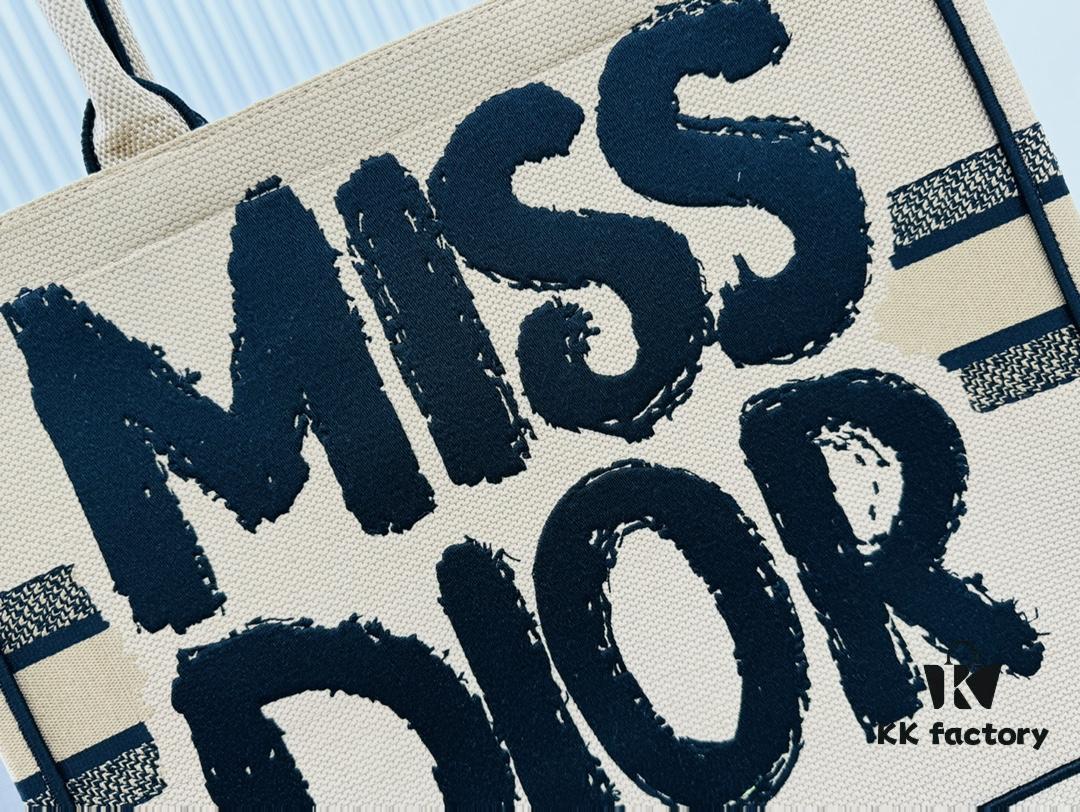 Dior Book Tote Oversized, Original Order, Thick Yarn and Heavy Fabric