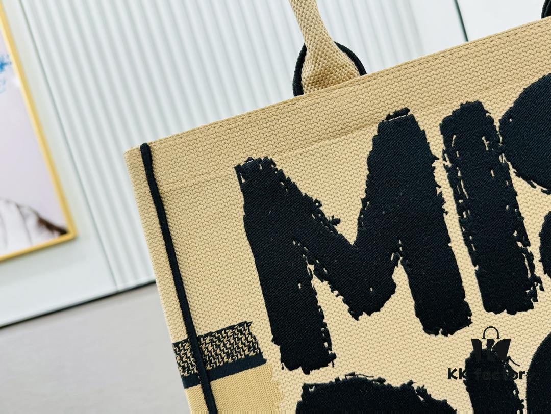 Dior Book Tote Oversized, Original Order, Thick Yarn and Heavy Fabric