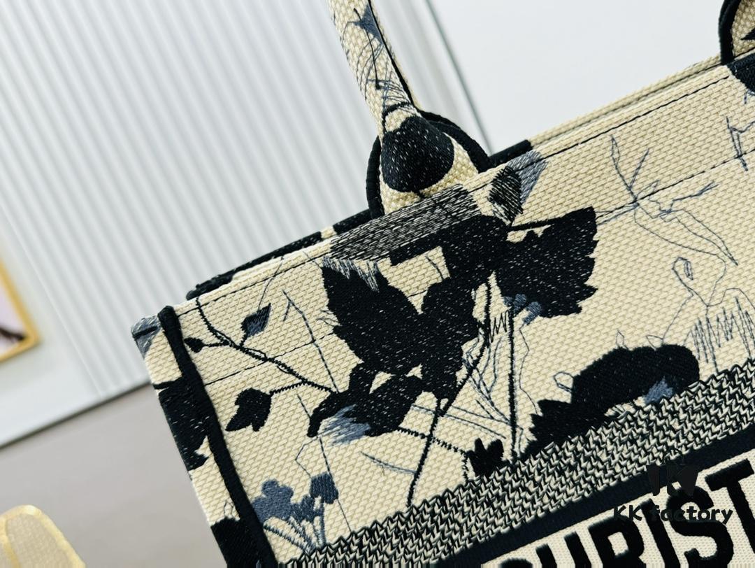 Thick Thread, Heavy Fabric Original Order Medium Di0r Book Tote