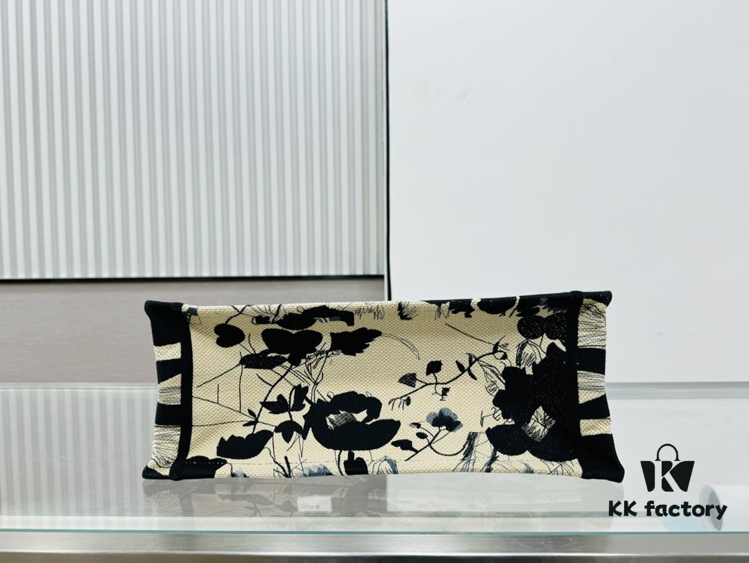 Thick Thread, Heavy Fabric Original Order Medium Di0r Book Tote