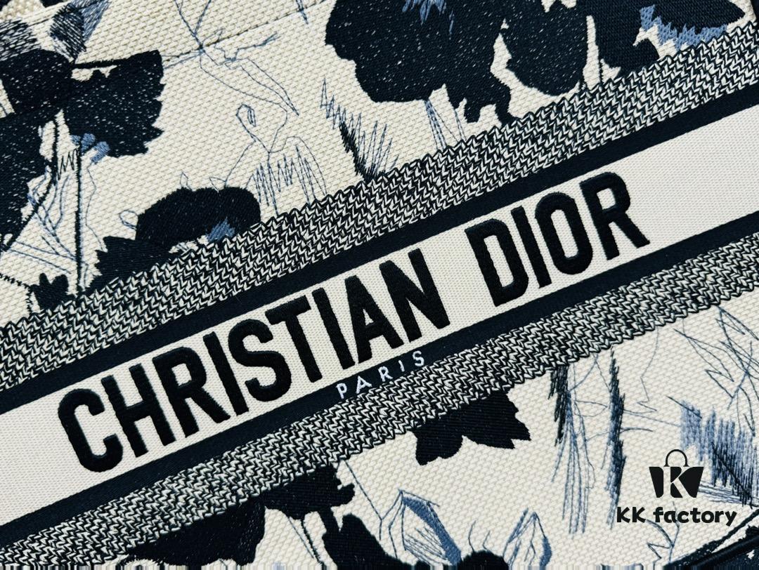 Thick Thread, Heavy Fabric Original Order Medium Di0r Book Tote