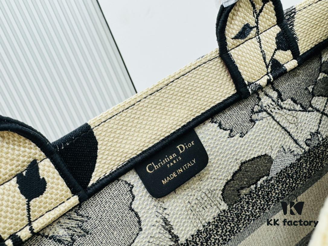 Thick Thread, Heavy Fabric Original Order Medium Di0r Book Tote