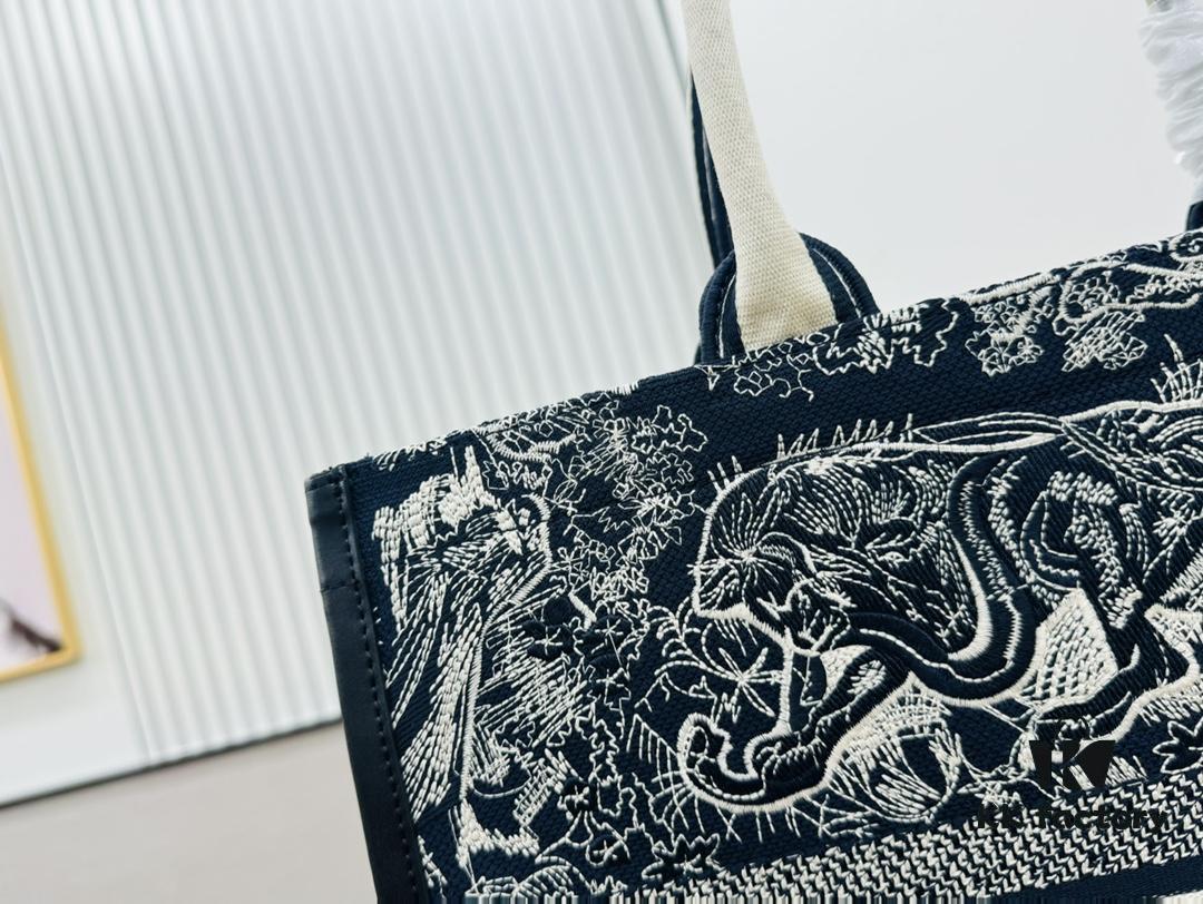 Black Blue Tiger, Large Size DIOR Book Tote 24 Spring/Summer New Arrival