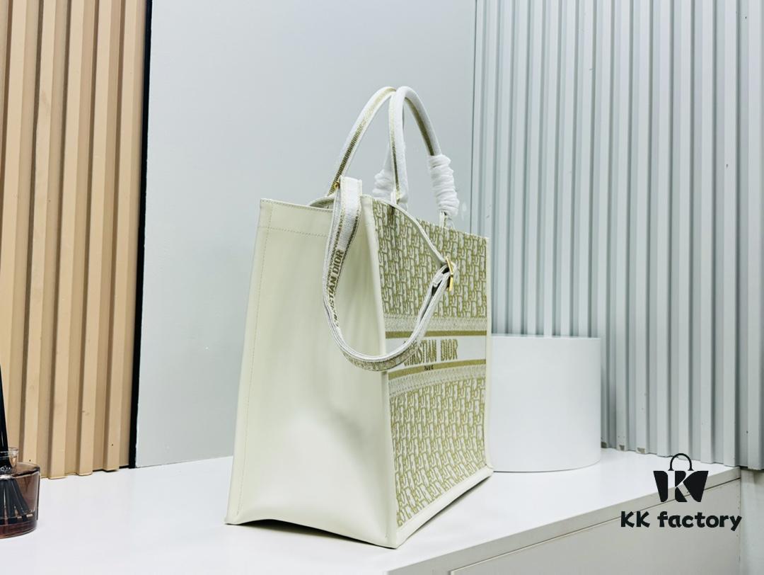 Dior Book Tote24 Early Spring New Arrival