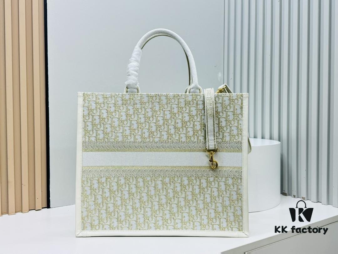 Dior Book Tote24 Early Spring New Arrival