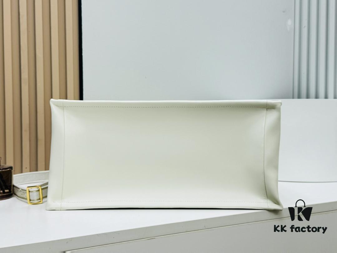 Dior Book Tote24 Early Spring New Arrival