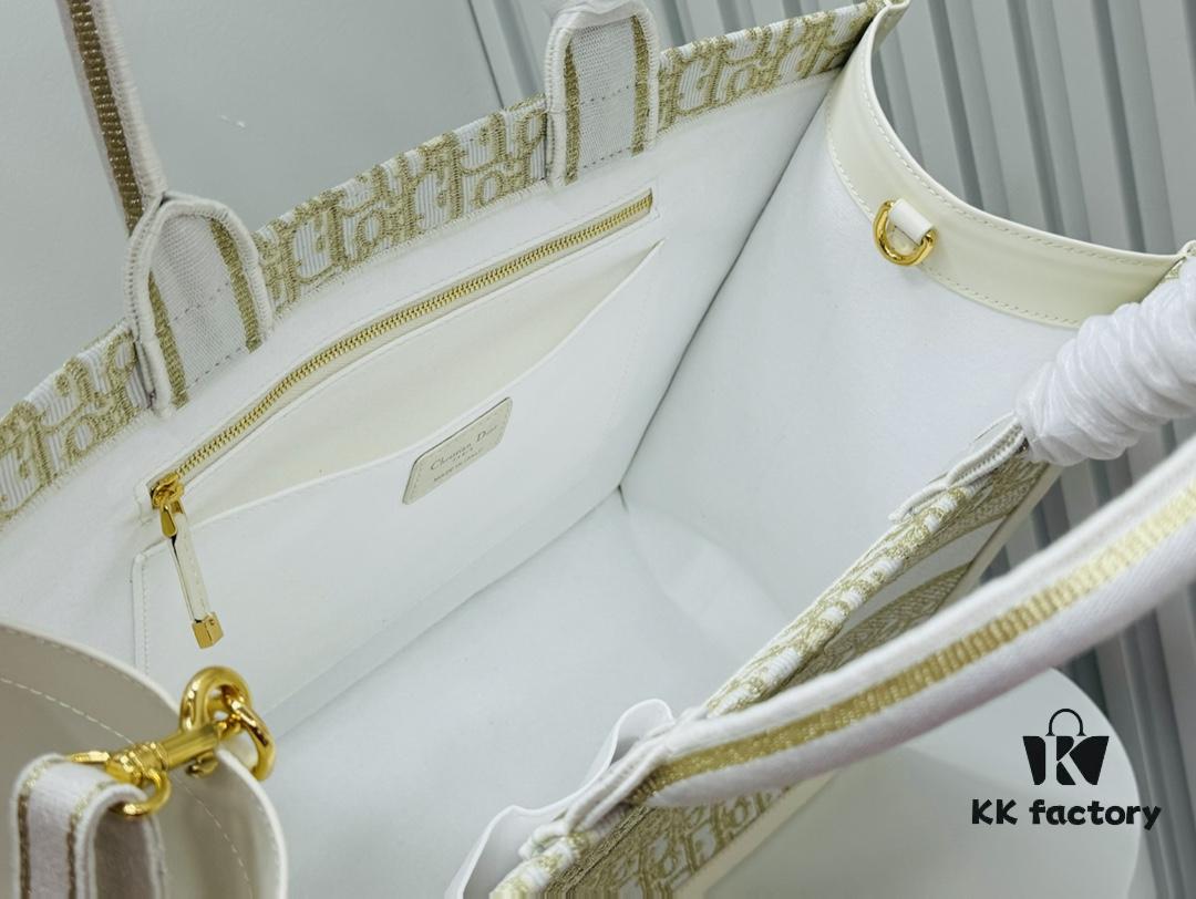 Dior Book Tote24 Early Spring New Arrival