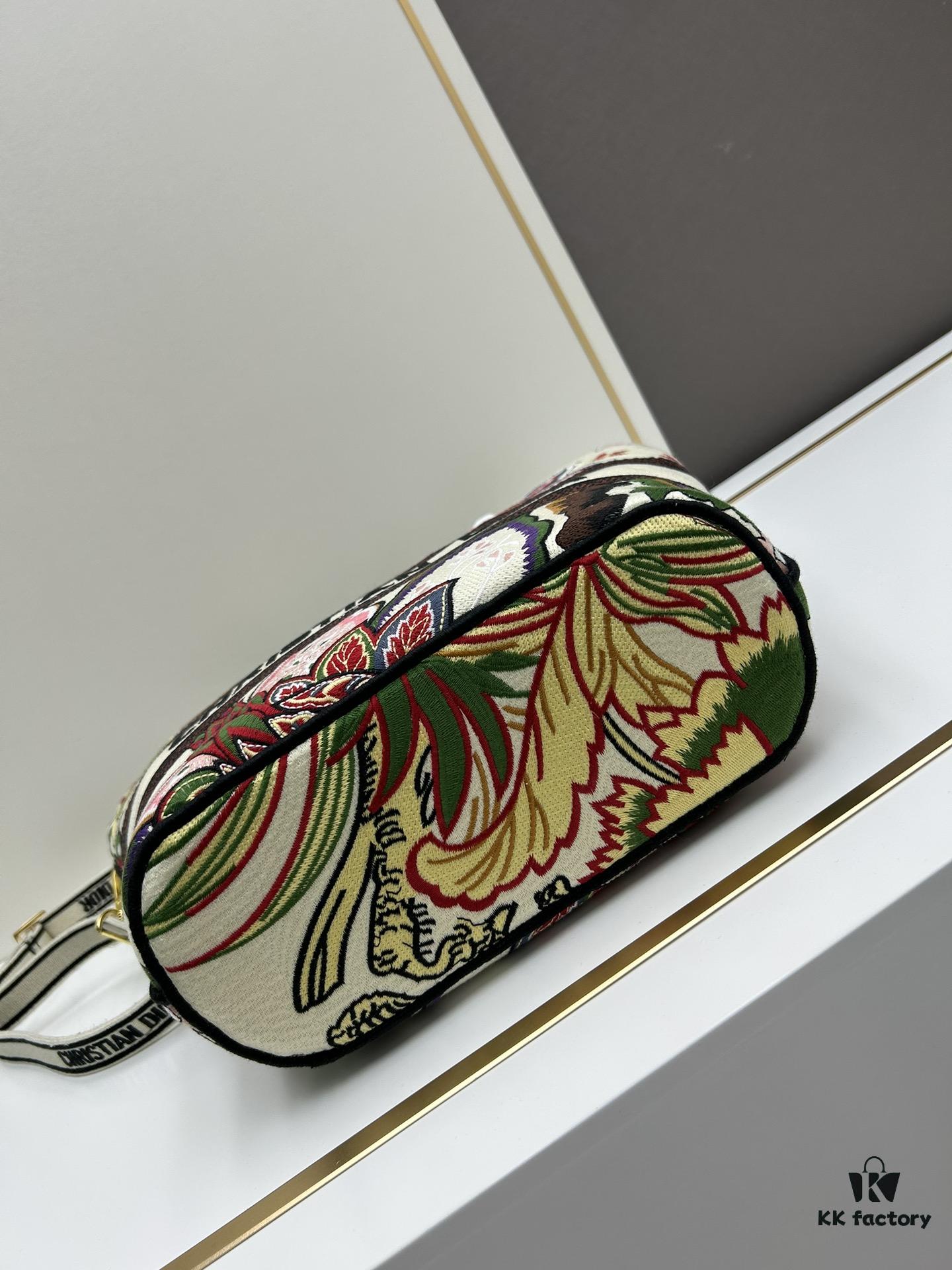 Dior ❤ (With Mini Bag + Strap) New Embroidered Basket Bag