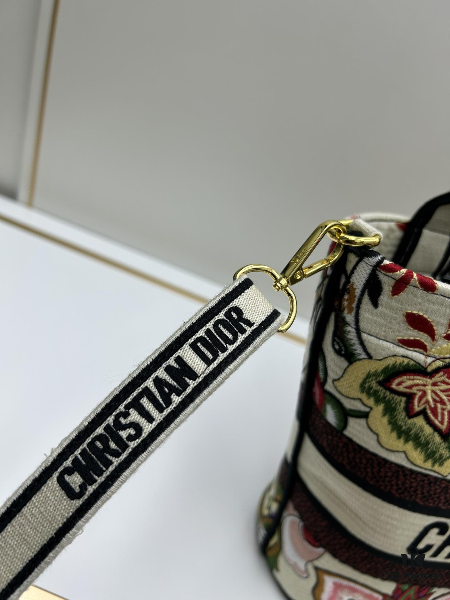 Dior ❤ (With Mini Bag + Strap) New Embroidered Basket Bag