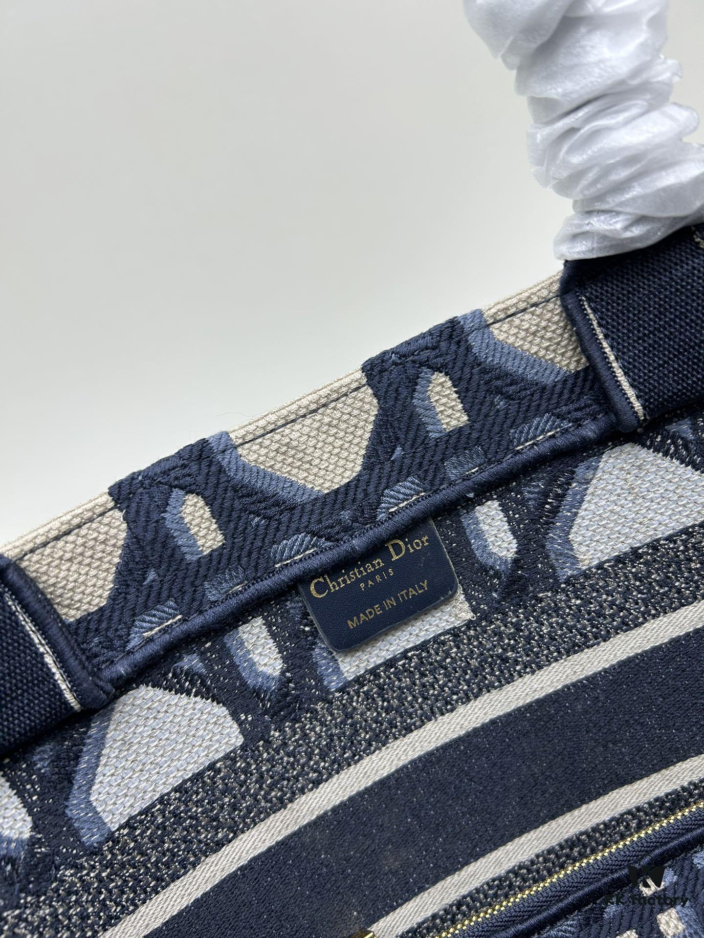 Dior ❤ (With Mini Bag + Strap) New Embroidered Basket Handbag